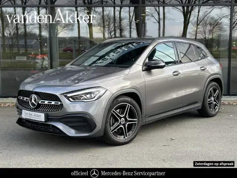 Mercedes-Benz GLA 180 AMG// Camera // Elek. Achterklep // Sfeerverlichting // Night pakket // 19" AM