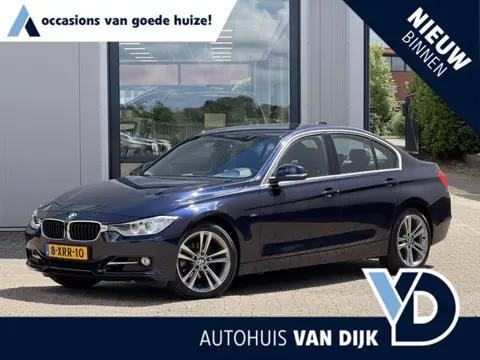 BMW 3-serie 320i High Executive | NL-auto/1e eign./Leder/Sportstoelen/Navi/PDC
