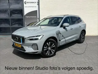 Volvo XC60 2.0 T6 Plug-in hybrid AWD Essential Bright | Panorama dak | Zwenkbare trekhaak | Adaptiev