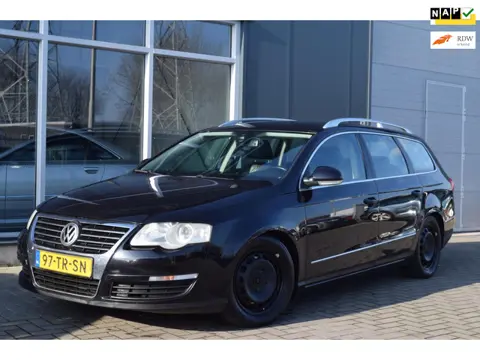 Volkswagen Passat Variant 1.6 FSI Highline Business | Clima | Cruise | ½ Leder | APK 11-2026