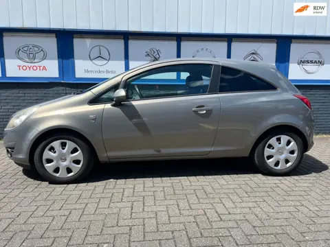Opel Corsa 1.4-16V 2011 81000km 4950eu