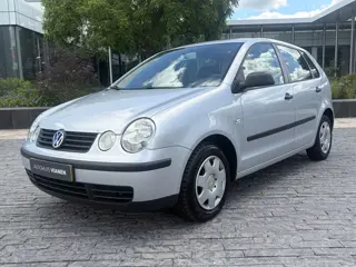 Volkswagen Polo 1.4-16V / AUTOMAAT / 5-Deurs (bj 2002)