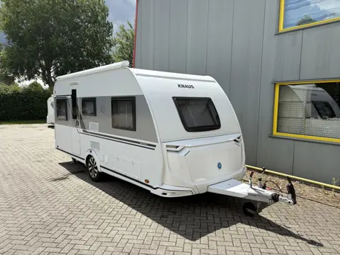 Knaus Sport 460 EU Thule luifel, Dak airco