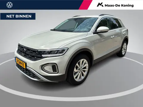 Volkswagen T-Roc 1.0 TSI 110pk Life · Camera · Apple/Android Car Play · Parkeer assistent · ACC · Cl