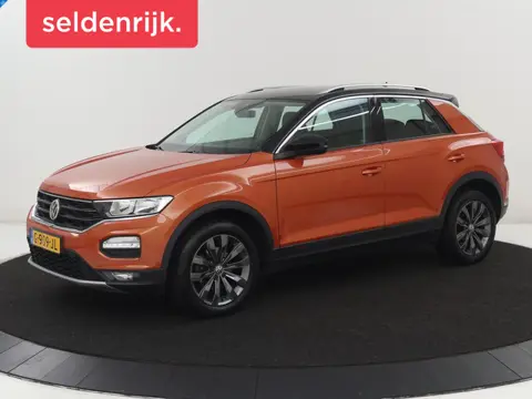 Volkswagen T-Roc 1.5 TSI Style Business | Trekhaak |  Stoelverwarming | Camera | Carplay | Adaptive 