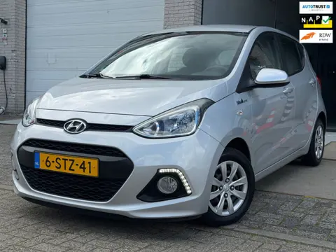 Hyundai I10 1.0i i-Motion Comfort Plus/ nap/ 2e EIG/ dealeronderhouden/ 1jaar apk/ volle opties/ zee
