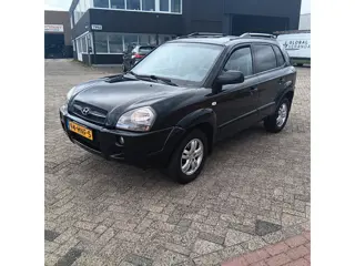 Hyundai Tucson 2.0i Style Executive airco 5 drs apk 10-01-2027