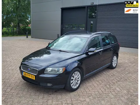Volvo V50 2.4, BT&Muziek, Airco, Leder, CruisC, Trekhaak!