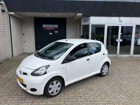 Toyota Aygo 1.0-12V Access / 5 DEUREN / ZUINIG / LAGE WEGENBELASTING / NETTE STAAT