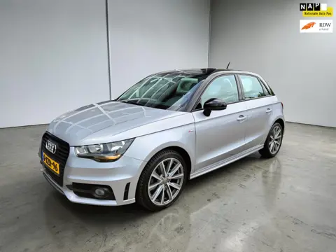 Audi A1 Sportback 1.4 TFSI CoD S-LINE . Admired Automaat
