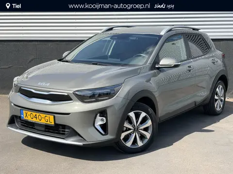 Kia Stonic 1.0 T-GDi MHEV DynamicPlusLine Nieuw geleverd, 1e eign. Navigatie, Privacy glass, Smart K