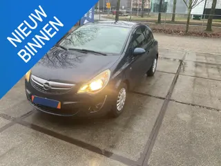 Opel Corsa 1.4-16V Edition Navi, Airco, Bluetooth, LMV 16", cruisecontrole, etc.....