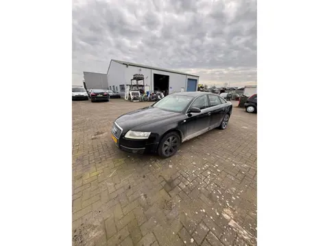 Audi A6 Limousine 2.4 Pro Line LICHTE VOORSCHADE RECHTS