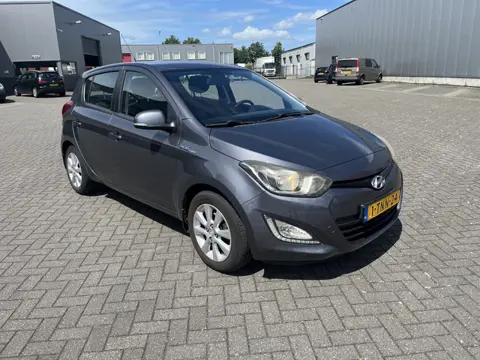 Hyundai i20 1.2i i-Deal (bj 2014)