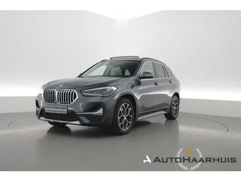 BMW X1 xDrive25e XLINE | Rijklaar! | SOH 90,1% | S/K-Dak | HUD | Leder | Cruise | Stoelverw. | Camer