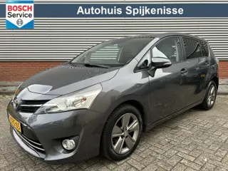 Toyota Verso 1.8 VVT-i Dynamic B | 1e Eigenaar | Dealer Onderhouden | Trekhaak | Panoramadak | Stoel