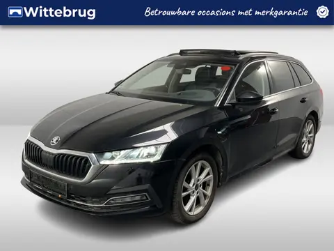 Škoda Octavia Combi 1.4 TSI iV PHEV Style / AUTOMAAT/ PANO/ LEER/ DCC/ CAMERA/ STUUR+STOELVERWARM & 
