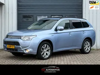 Mitsubishi Outlander 2.0 PHEV Instyle SCHUIFDAK/NAVI/LEER