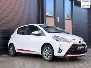 Toyota Yaris 1.5 VVT-i camera, cruise, climate control, stoelverwarming en meer. Zuinig, sportief en