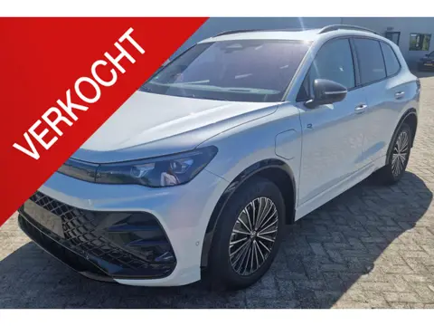 Volkswagen Tiguan 1.5 eHybrid R-Line Edition FULL OPTION, Wegklapbare trekhaak, Leder, pano, harman 