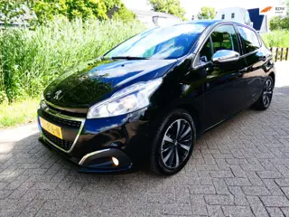 Peugeot 208 1.2i 110pk 2e eig. Automaat Clima Navi Panorama