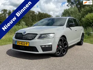 Skoda Octavia Combi 2.0 TSI RS 230 / Panorama dak / Stoelverwarming / Navigatie / ACC / Climate Cont