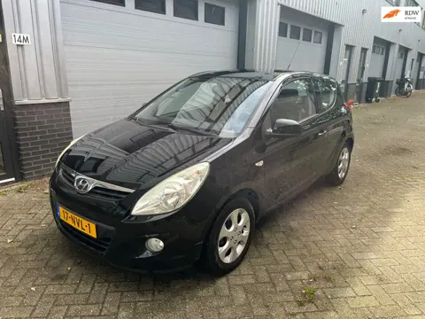 Hyundai I20 1.4i i-Catcher! Clima! Parksensor! Trekhaak!