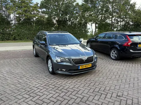 Škoda Superb Combi 1.4 TSI Ambition TREKHAAK NAVI CARPLAY CLIMA