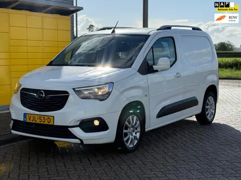 Opel Combo 1.5D Bj 2021 130PK Automaat Airco Pdc LM-Velgen Euro-6