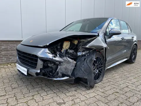 Porsche Cayenne 3.6 GTS V6 440pk Bose, Sportchrono, Camera, Stoelverwarming Voor/Achter, Verwarmd St