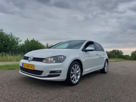 Volkswagen Golf 1.2 TSI Highline. PANORAMA DAK!