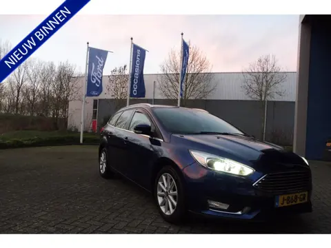 Ford FOCUS Wagon 1.5 182pk Titanium Trekhaak Winterpack Xenon Halfleder