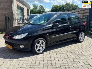Peugeot 206 1.6 XS 5drs | nieuwe apk keuring | rijd en schakelt goed ! gewoon goedkoop !