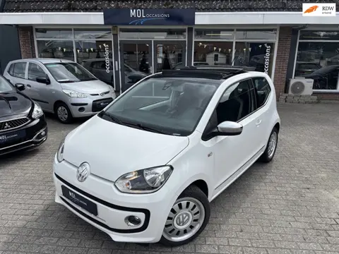 Volkswagen Up! HIGH 1.0 | AUT *Revisie* | Panorama | Stoelverw | Cruise | Sensoren |