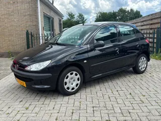 Peugeot 206 1.4 One-line | apk 28-07-2027 | koopje ! 5drs | airco !