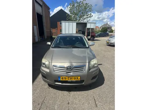 Toyota Avensis 1.6 VVTi Terra