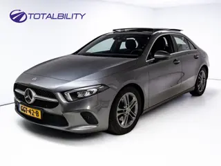 Mercedes-Benz A-Klasse 200 Premium Plus | Leer | Panodak | Stoelverw. | Afn. trekhaak | Navigatie | 
