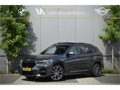 BMW X1 xDrive25e M-Sport | Panoramadak | Memory | Trekhaak | Adaptive Cruise Control | Head-Up | 19 