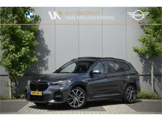 BMW X1 xDrive25e M-Sport | Panoramadak | Memory | Trekhaak | Adaptive Cruise Control | Head-Up | 19 