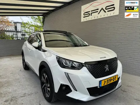 Peugeot 2008 1.2 PureTech 102pk 2020 Wit Pano