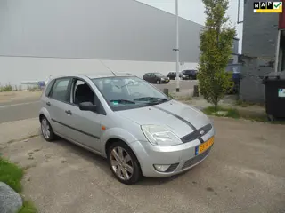 Ford Fiesta 1.3 Futura 5 DEURS MET AIRCO