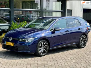 Volkswagen GOLF 1.0 eTSI Life Business DSG Apple carplay !!