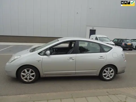 Toyota Prius 1.5 VVT-i Tech Edition NAVI CAMER