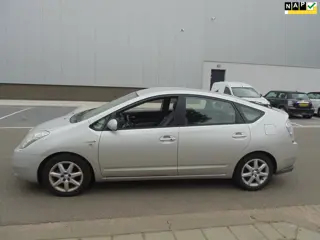 Toyota Prius 1.5 VVT-i Tech Edition NAVI CAMER
