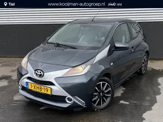 Toyota Aygo 1.0 VVT-i x-play Nederlandse auto, achteruitrijcamera, airconditioning, navigatie, Nieuw