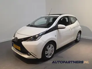 Toyota Aygo 1.0 VVT-i x-wave Cabrio schuifdak - Halfleder- Achteruitrijcamera - Cruise - Airco