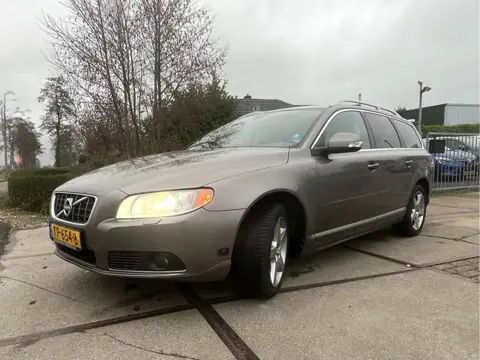 Volvo V70 2.5FT Summum (bj 2009, automaat)