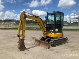 Komatsu PC26MR-3 (bj 2021)