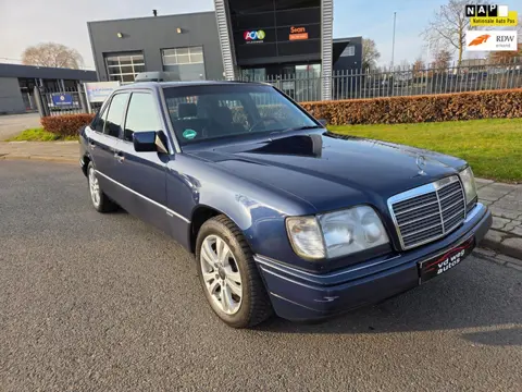Mercedes-Benz E-klasse 200 automaat nl auto