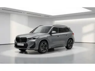 BMW iX1 xDrive30 67 kWh | M-Sport | Frozen Grey Mat | 19" | Panorama | Trekhaak